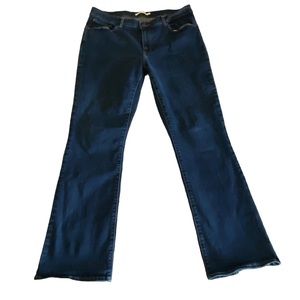 Levi Women’s Jeans Boot Cut Size 33